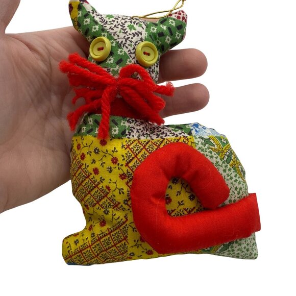 Handmade Patchwork stuffed cat Christmas ornament button eyes hanging - Picture 3 of 6